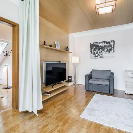 Bpr Timber Loft With Balcony