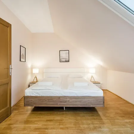 Bpr Timber Loft With Balcony Apartment *