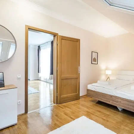 Bpr Timber Loft With Balcony